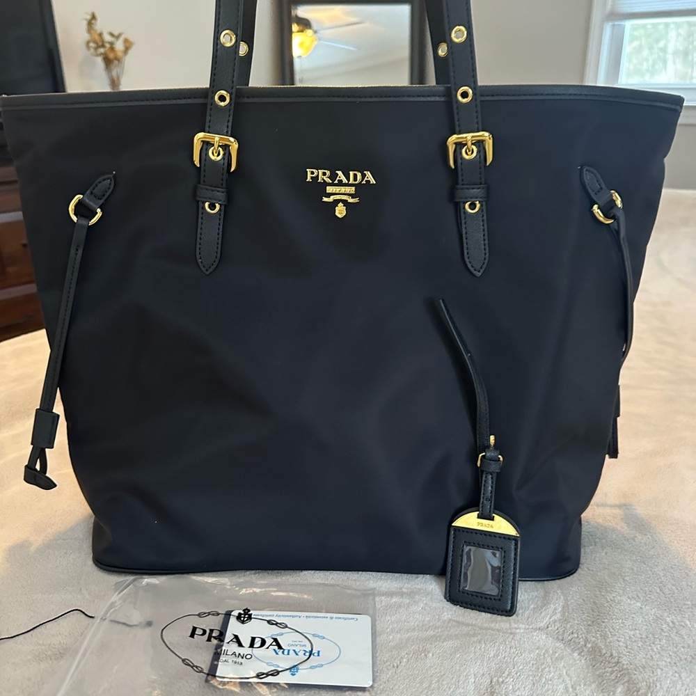 Authentic Prada Black Tessuto Nylon And Saffiano Leather Tote Bag handbag